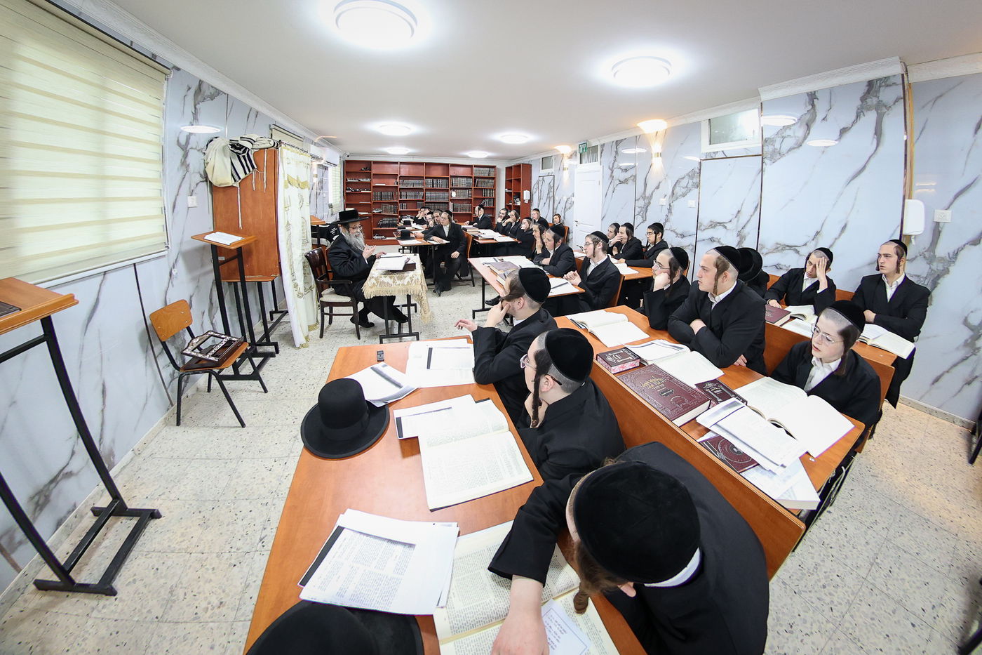 פתיחת הזמן בישיבת מהרי"ט בבני ברק