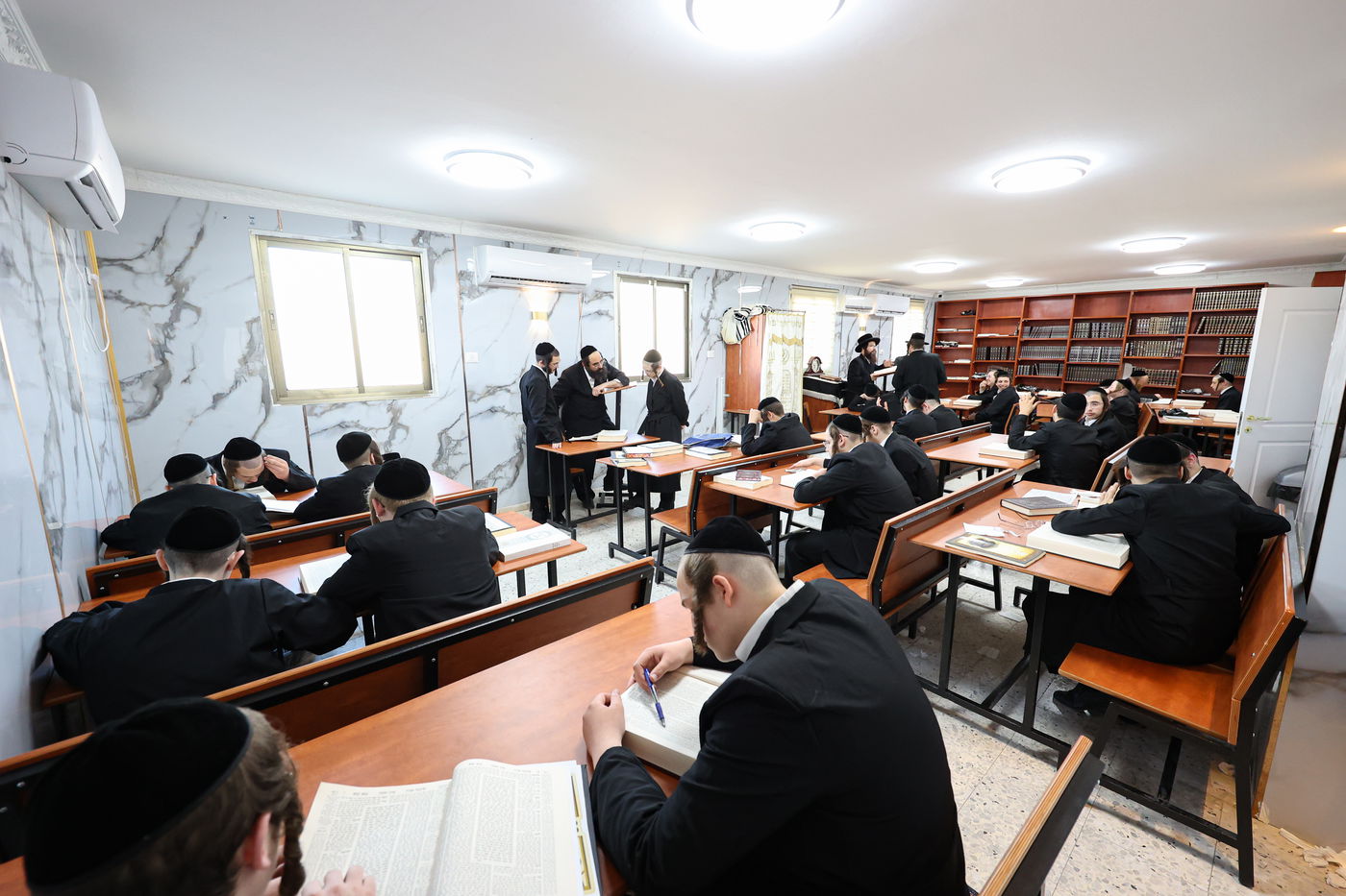 פתיחת הזמן בישיבת מהרי"ט בבני ברק