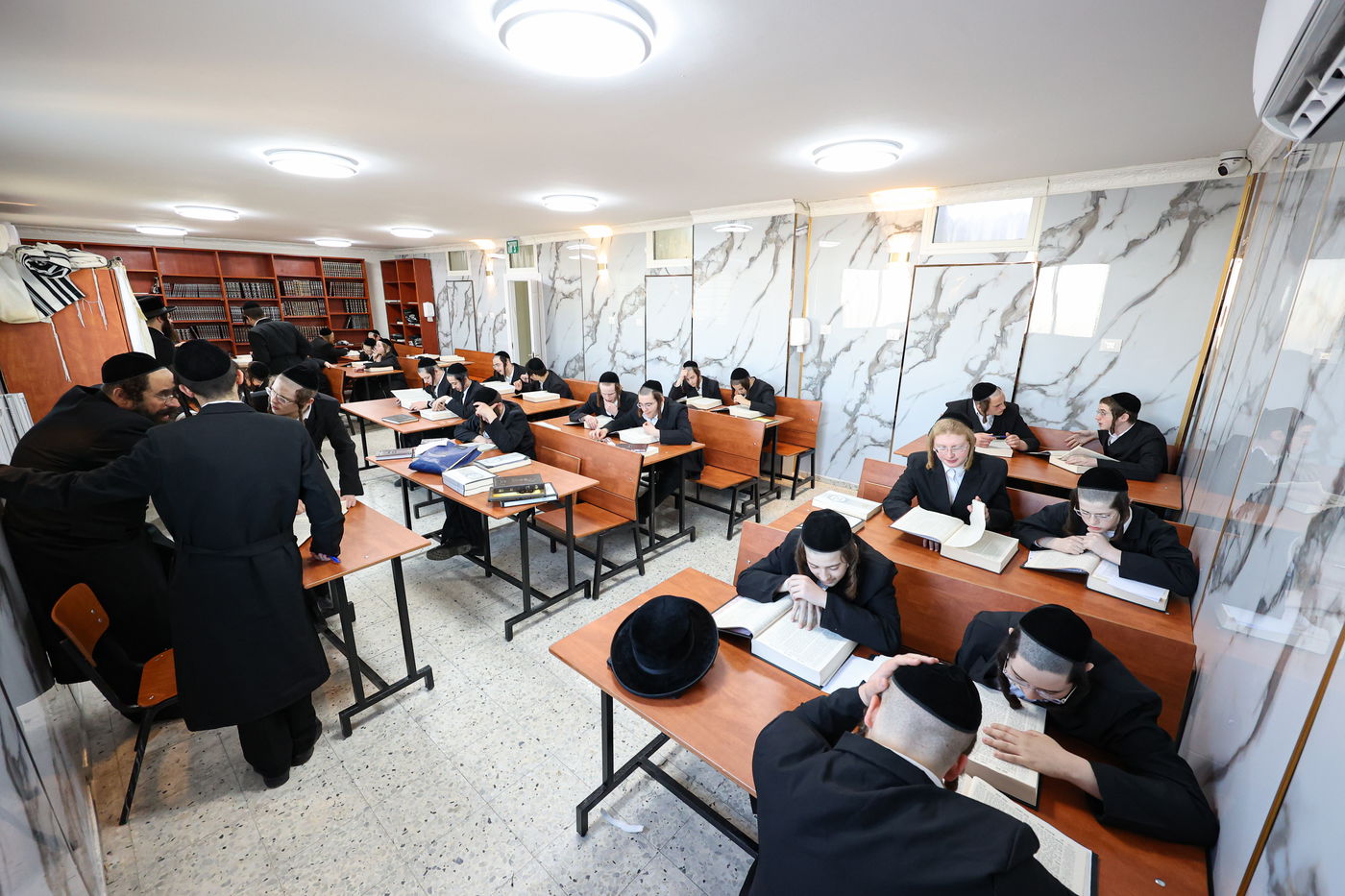 פתיחת הזמן בישיבת מהרי"ט בבני ברק