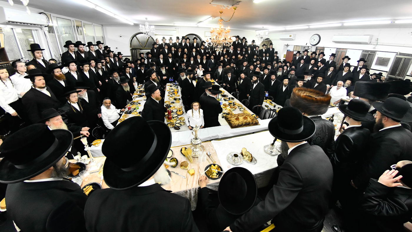 שמחת בר המצווה לנכד האדמו"רים ממודז'יץ וזוועהיל 