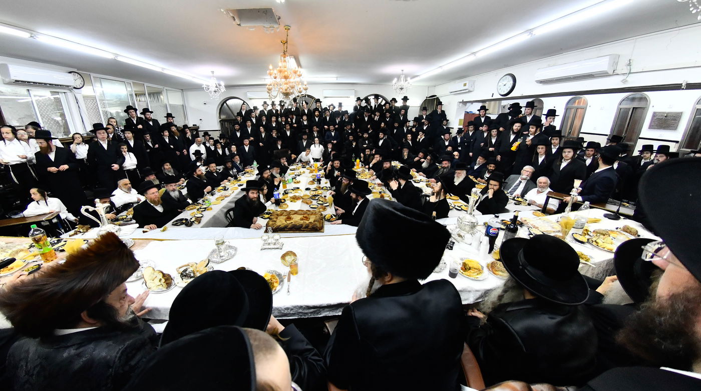 שמחת בר המצווה לנכד האדמו"רים ממודז'יץ וזוועהיל 