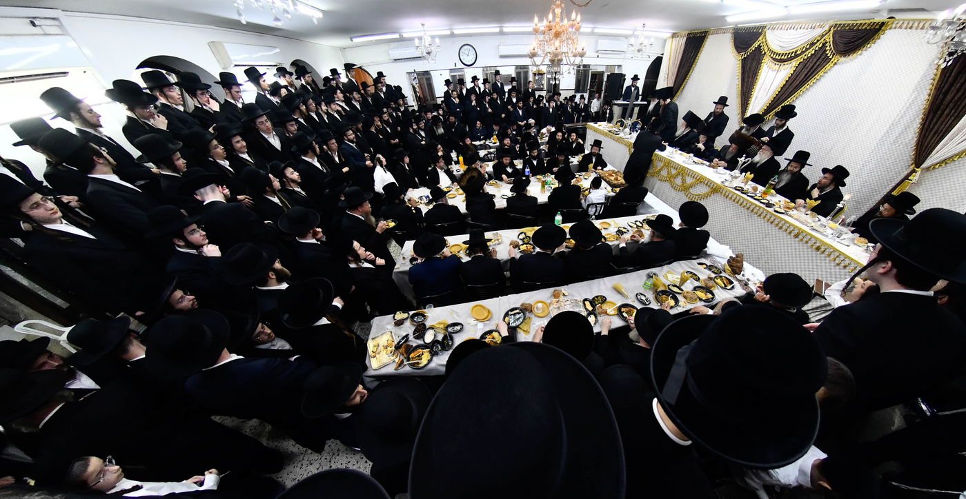 שמחת בר המצווה לנכד האדמו"רים ממודז'יץ וזוועהיל 