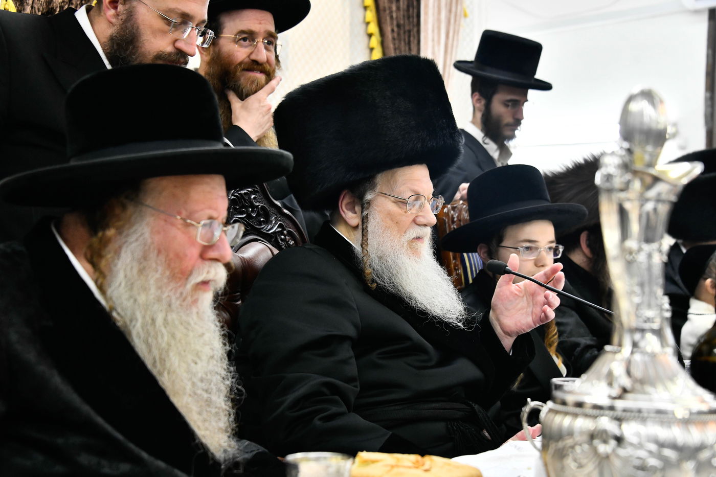 שמחת בר המצווה לנכד האדמו"רים ממודז'יץ וזוועהיל 