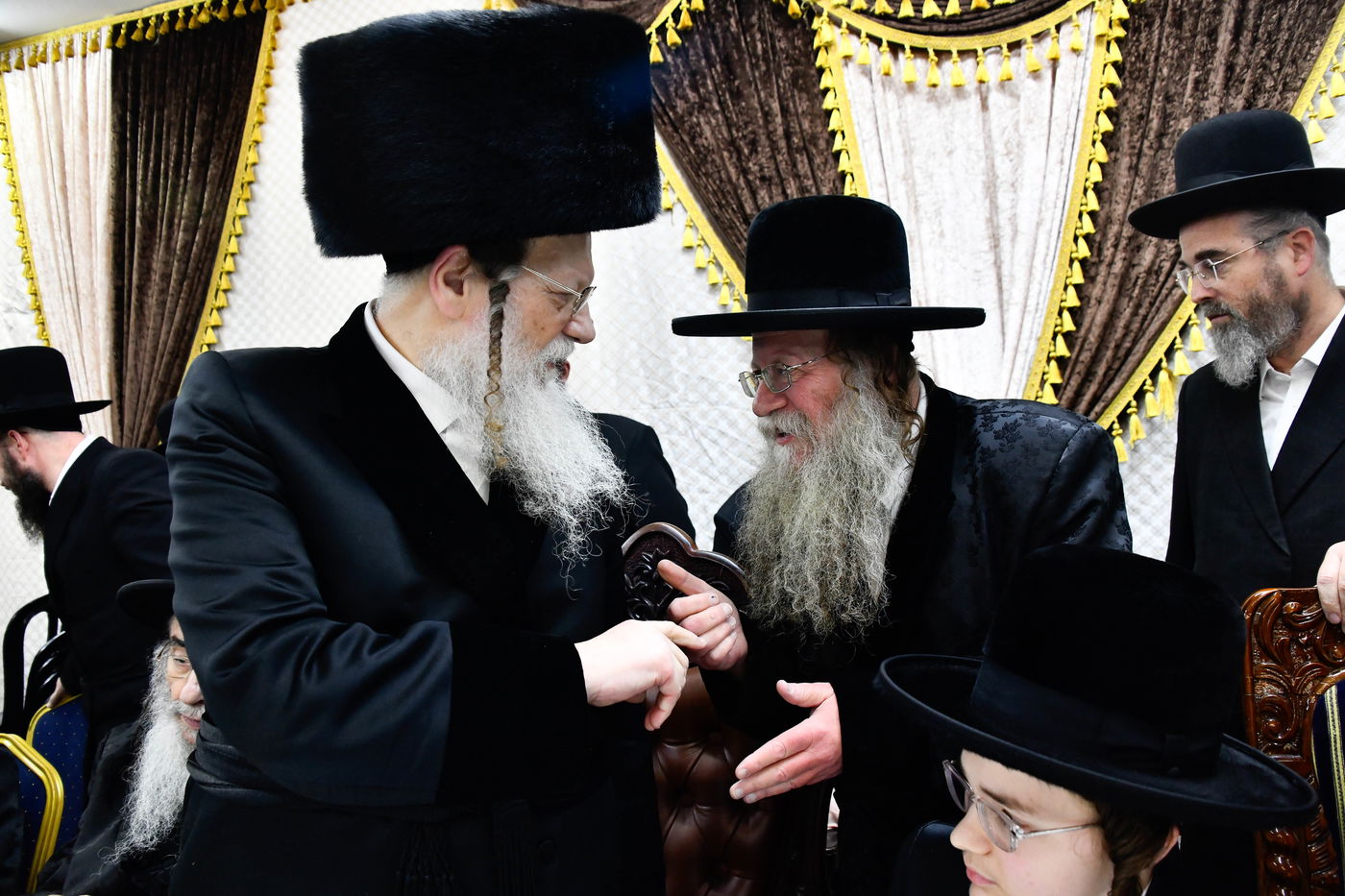 שמחת בר המצווה לנכד האדמו"רים ממודז'יץ וזוועהיל 