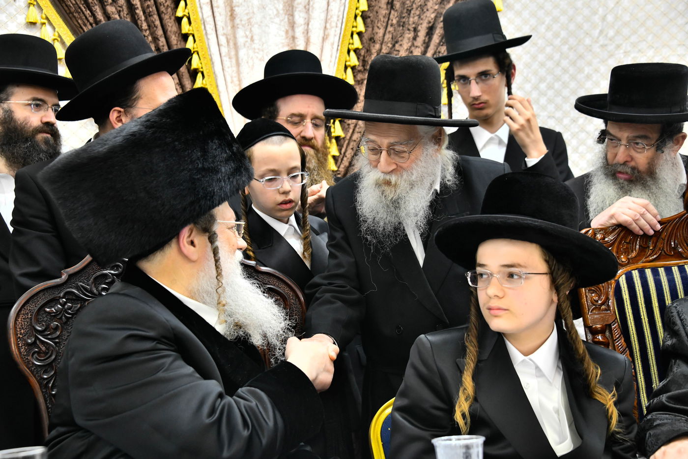 שמחת בר המצווה לנכד האדמו"רים ממודז'יץ וזוועהיל 