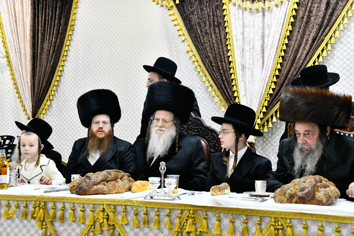 שמחת בר המצווה לנכד האדמו"רים ממודז'יץ וזוועהיל 