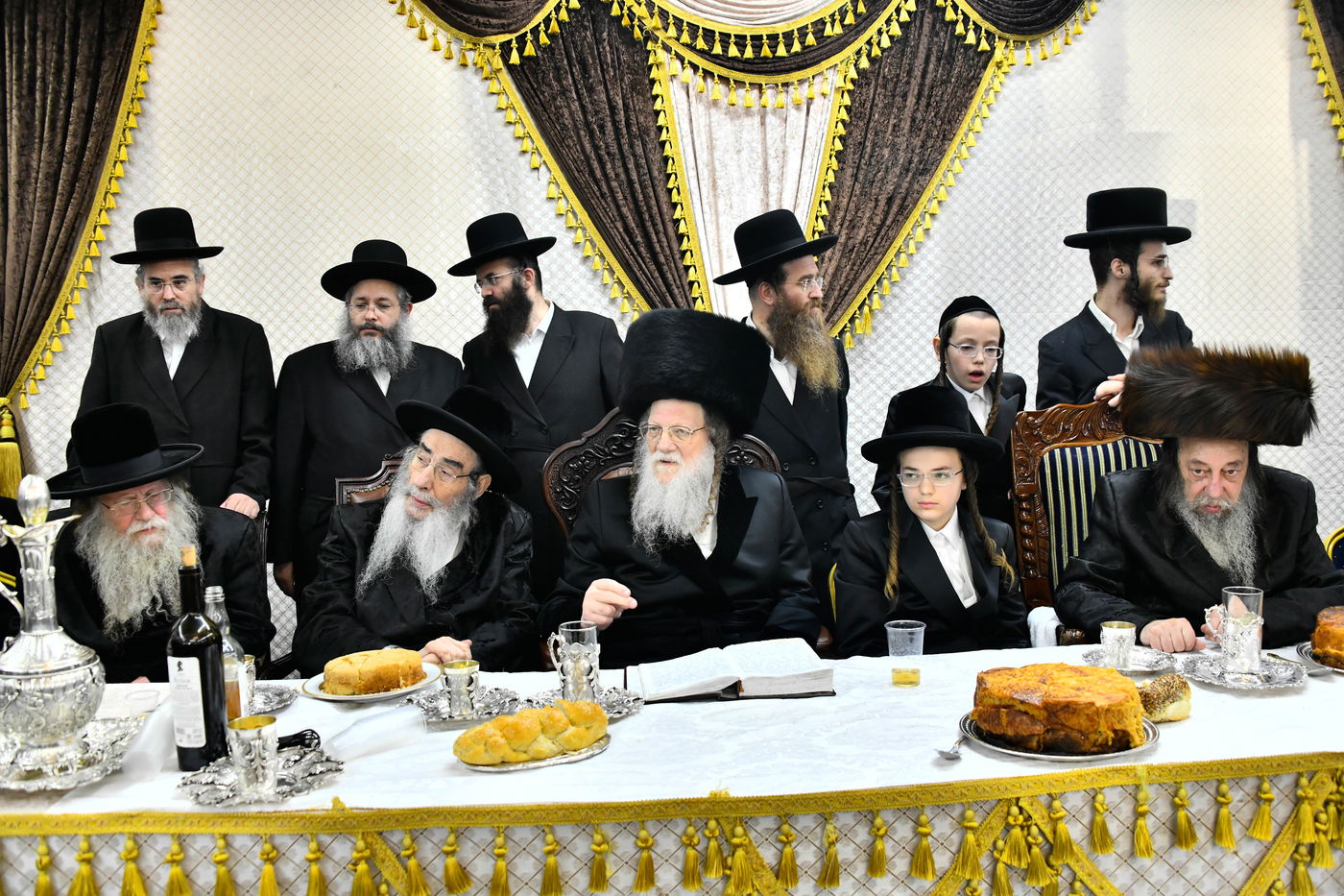 שמחת בר המצווה לנכד האדמו"רים ממודז'יץ וזוועהיל 