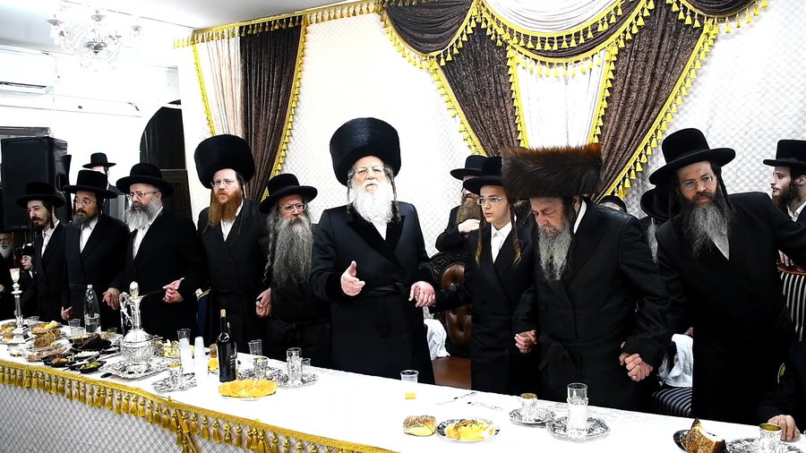 שמחת בר המצווה לנכד האדמו"רים ממודז'יץ וזוועהיל 