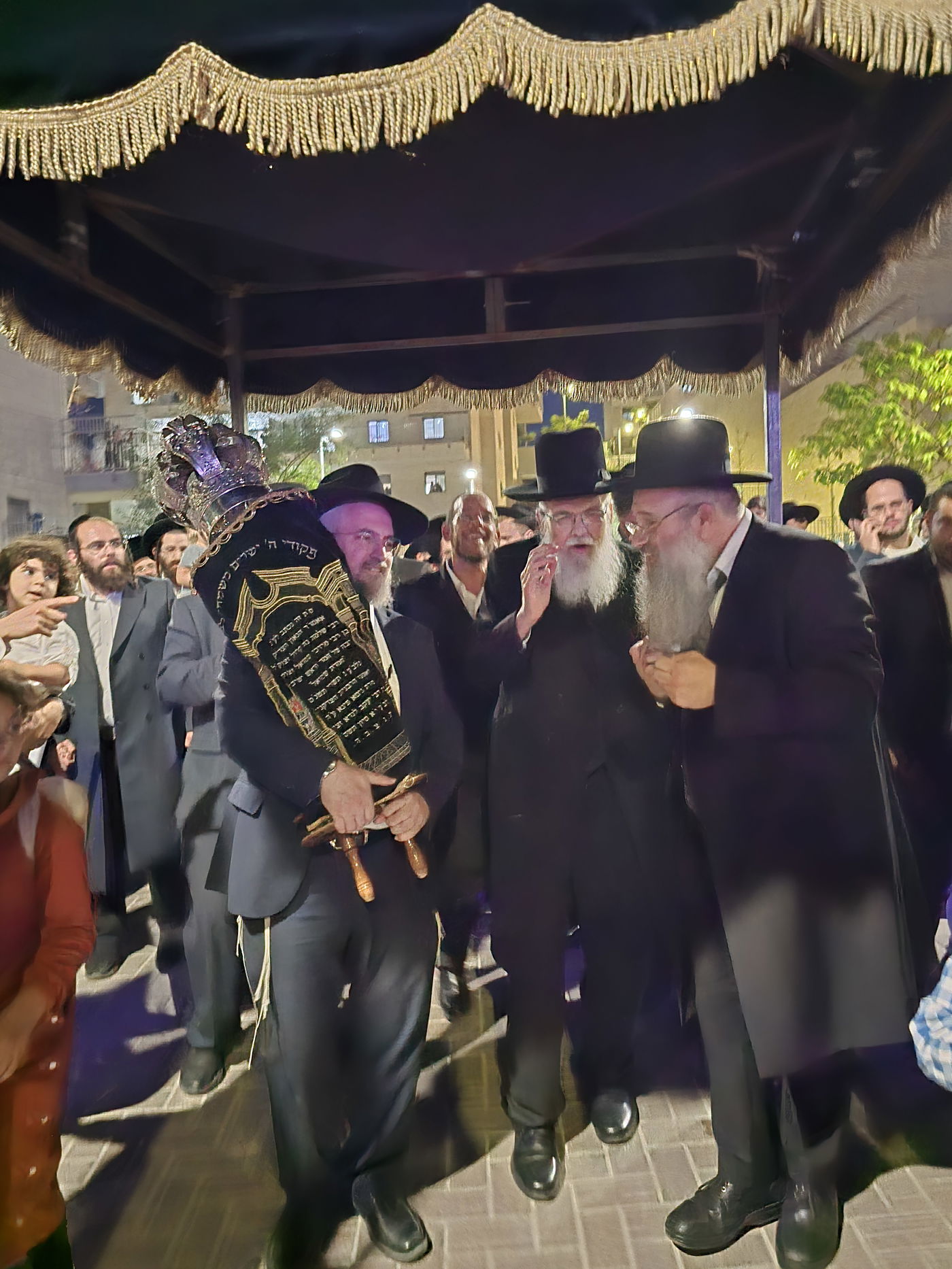 הכנסת ספר תורה למוסדות ’דרך אמונה’