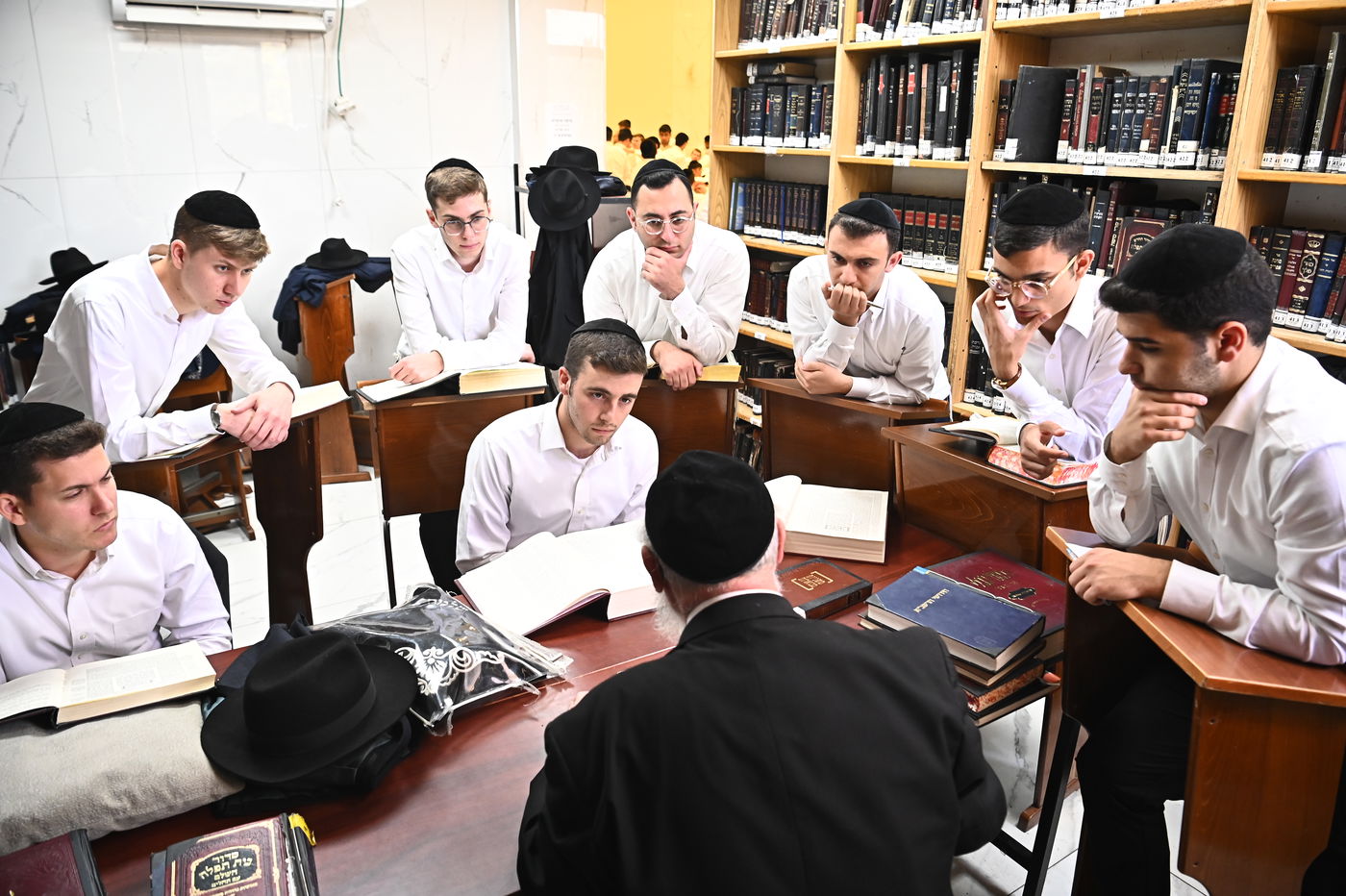 פתיחת זמן בישיבת 'עטרת ישראל'