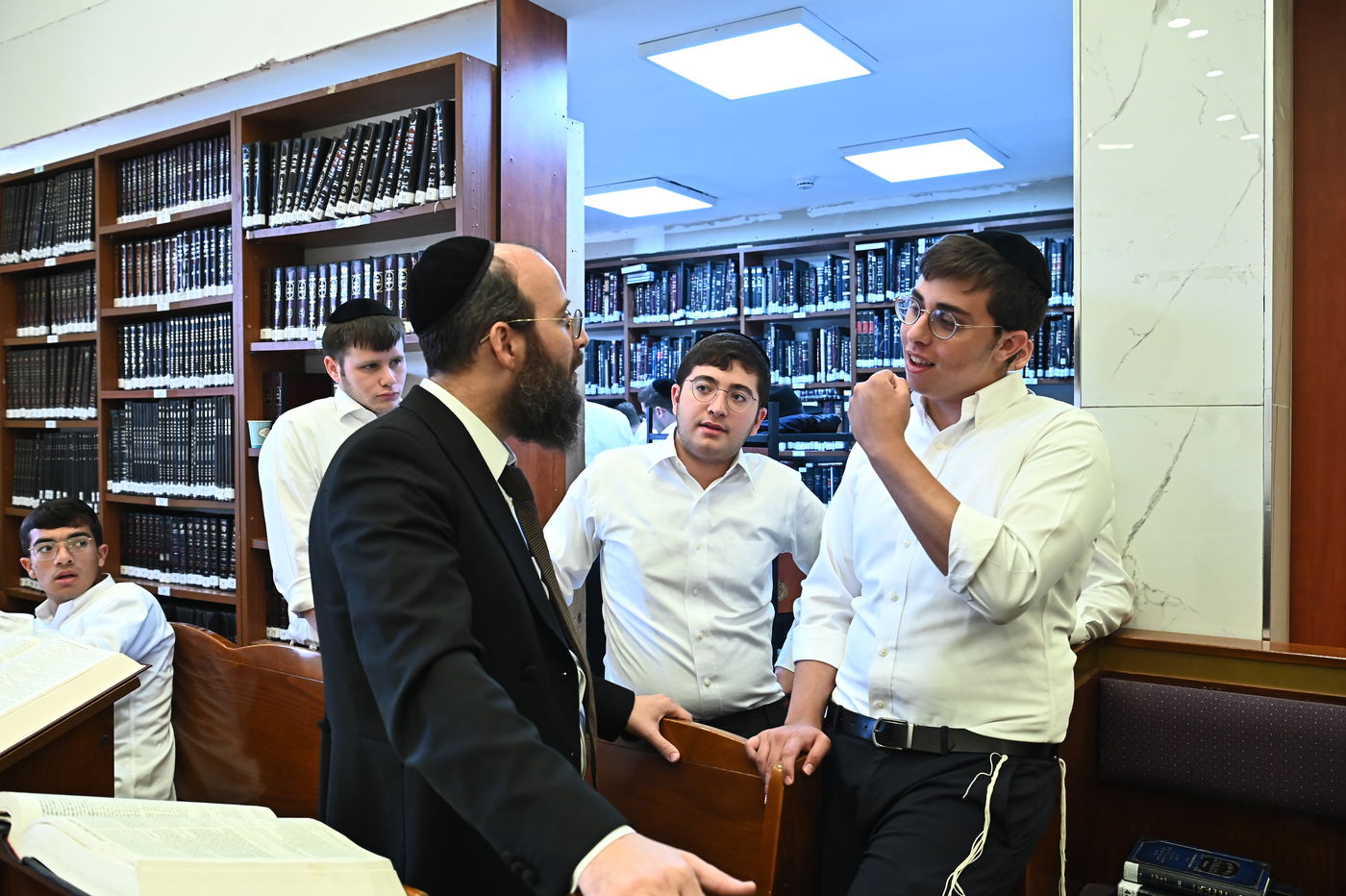 פתיחת זמן בישיבת 'עטרת ישראל'