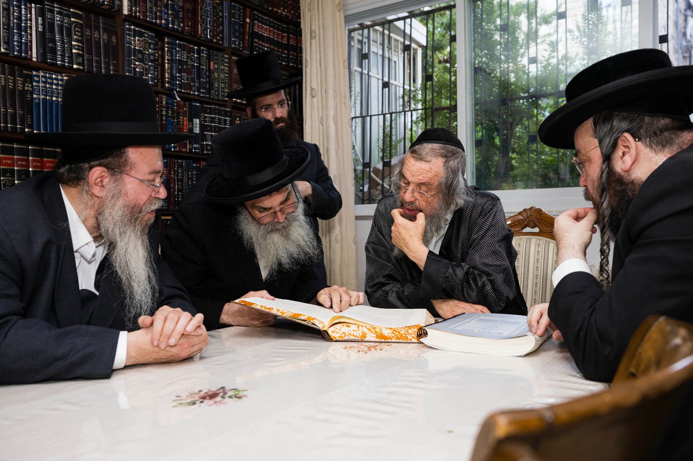 הגר"ד כהן עם הזוהר 'בני היכלא' 