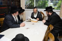 הגר"ד כהן עם הזוהר 'בני היכלא'