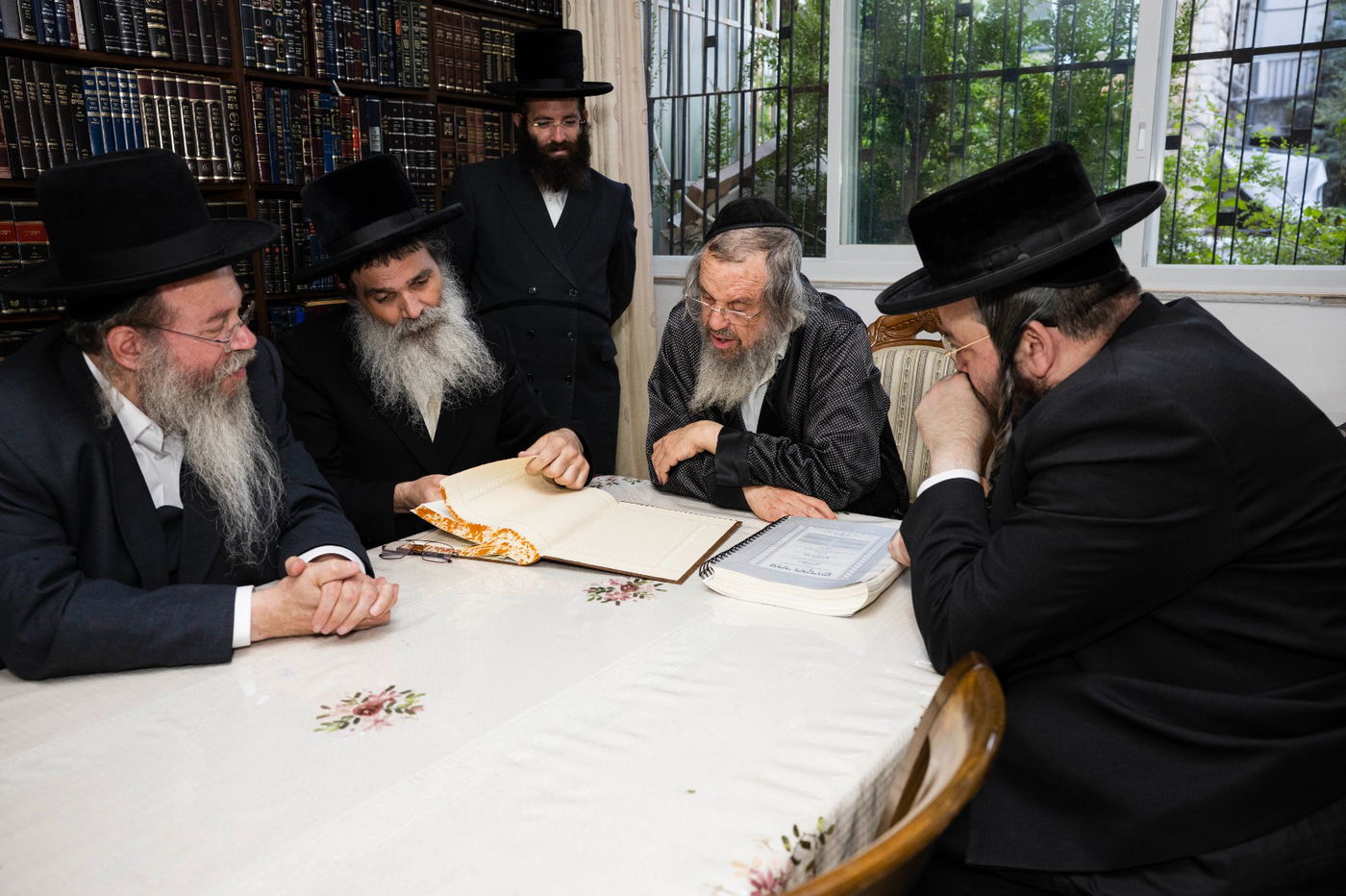 הגר"ד כהן עם הזוהר 'בני היכלא' 