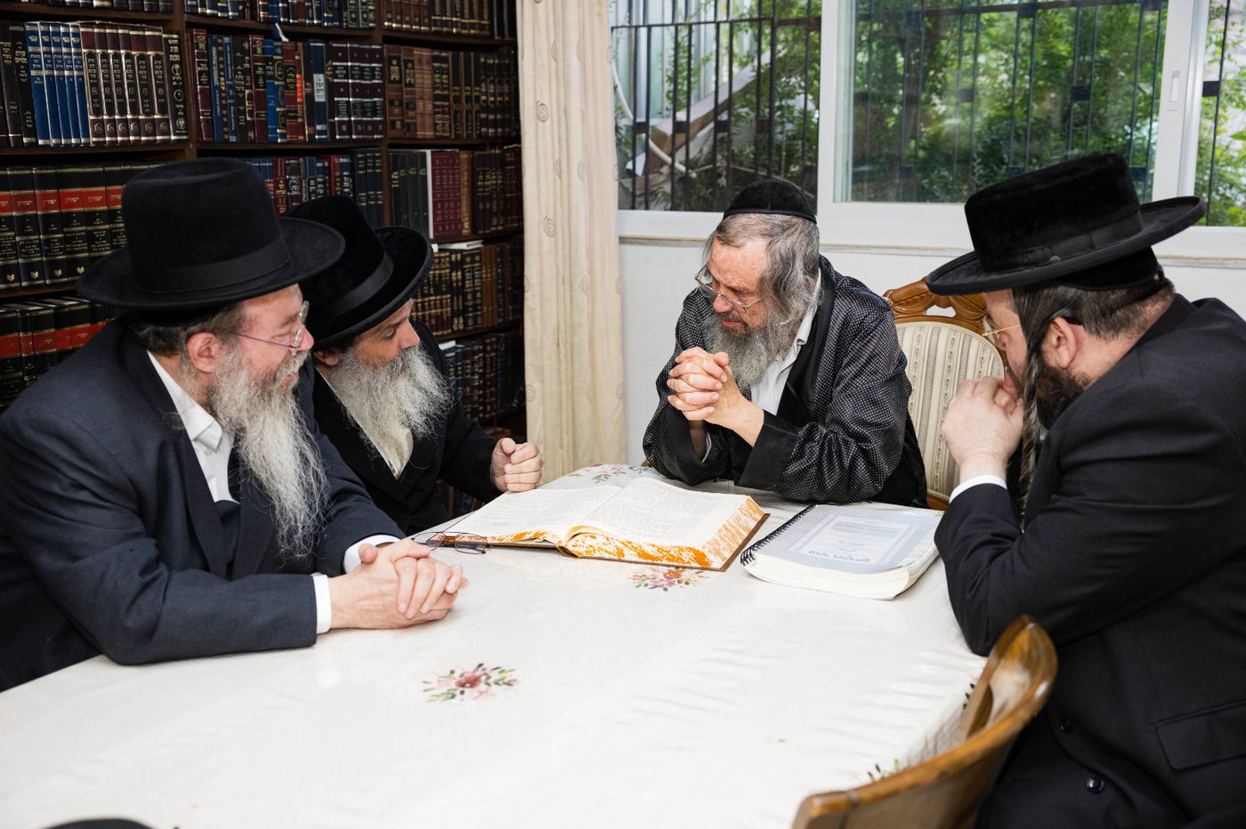 הגר"ד כהן עם הזוהר 'בני היכלא' 