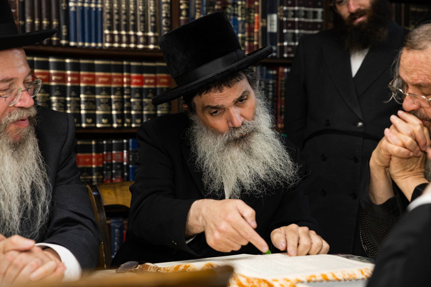 הגר"ד כהן עם הזוהר 'בני היכלא' 