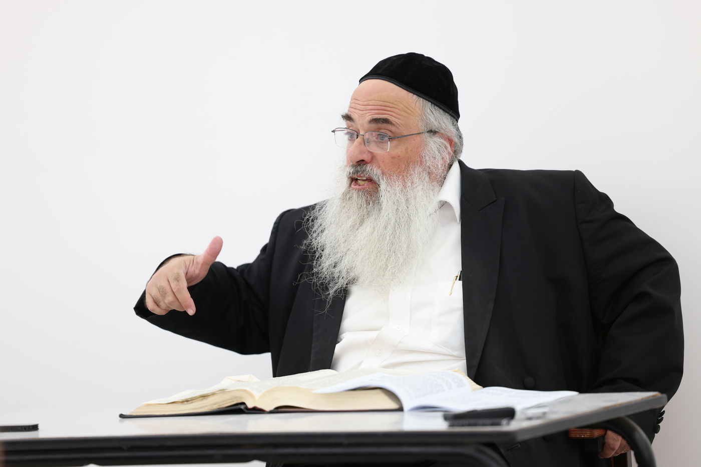 פתיחת הזמן בישיבת סלבודקה בבני ברק