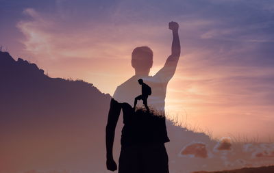 כך החוויות הקשות שאלון סגל עבר - הפכו אותו לאדם מאמין | ריאיון חושפני