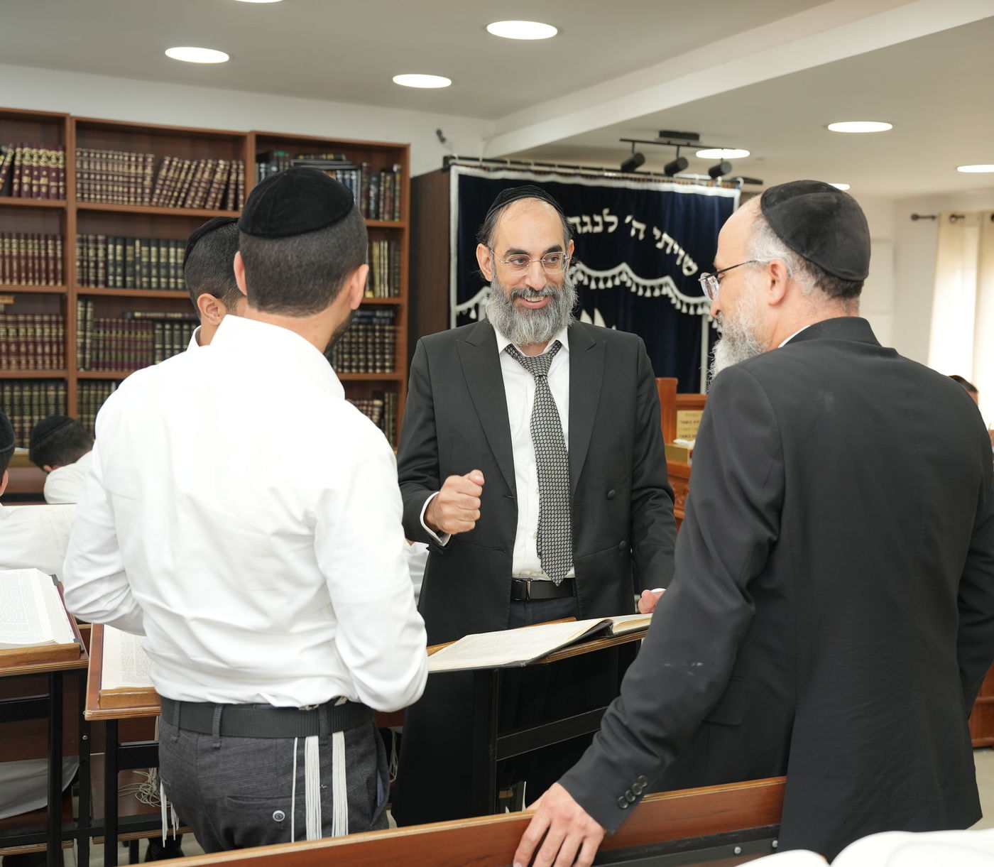 פתיחת הזמן בישיבת 'אמרי חכמה'