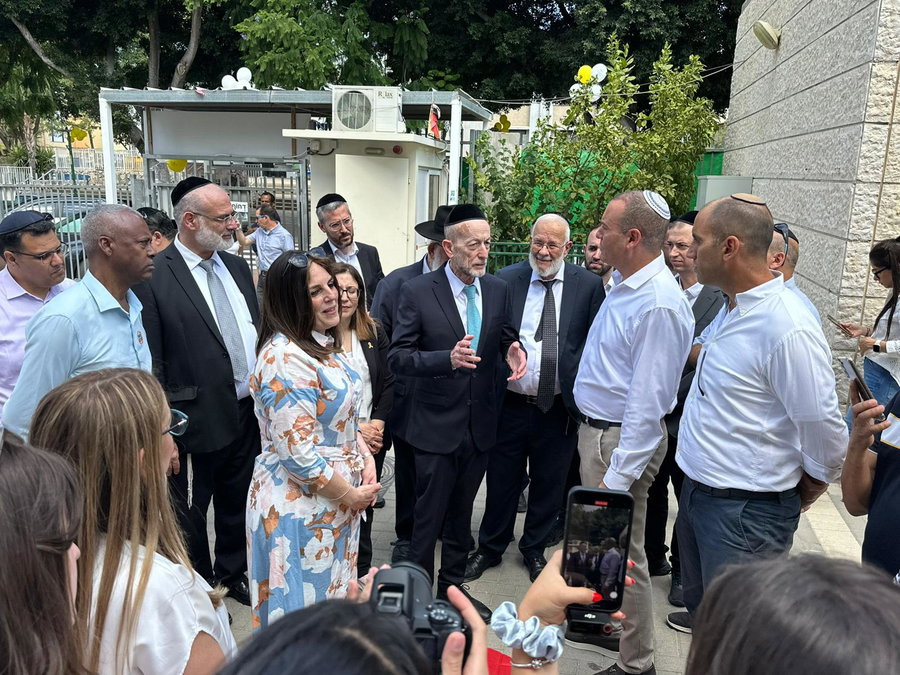 חה"כ מקלב ברחובות