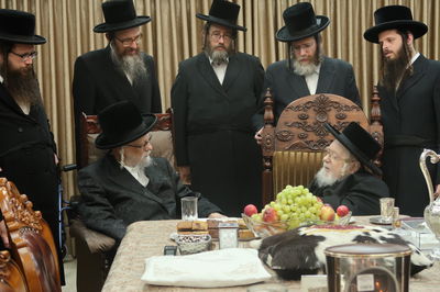 האדמו"ר מסערט ויז'ניץ בביקור אצל האדמו"ר מקרעטשניף