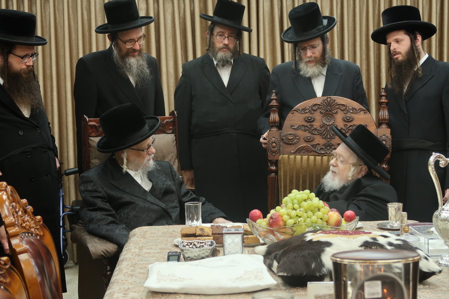 האדמו"ר מסערט ויז'ניץ בביקור אצל האדמו"ר מקרעטשניף