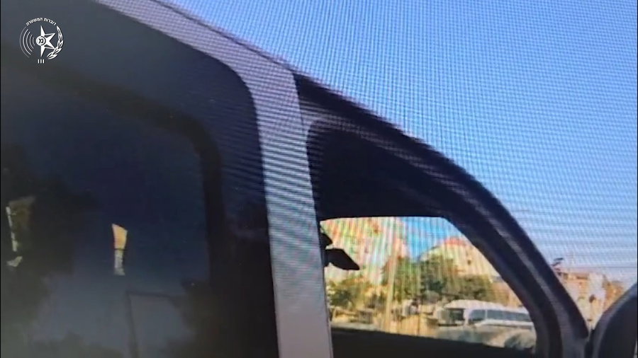 מעצרו של החשוד כפי שנקלט במצלמות הגוף של השוטרים