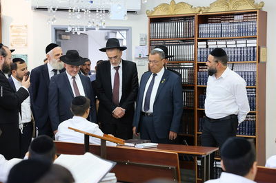 ראש העיר ליאון פתח את שנת הלימודים בת"ת 'לחם ביכורים' | תיעוד