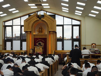 הגאון הרב אברהם גורביץ בפתיחת הזמן בישיבת גייטסהד באנגליה