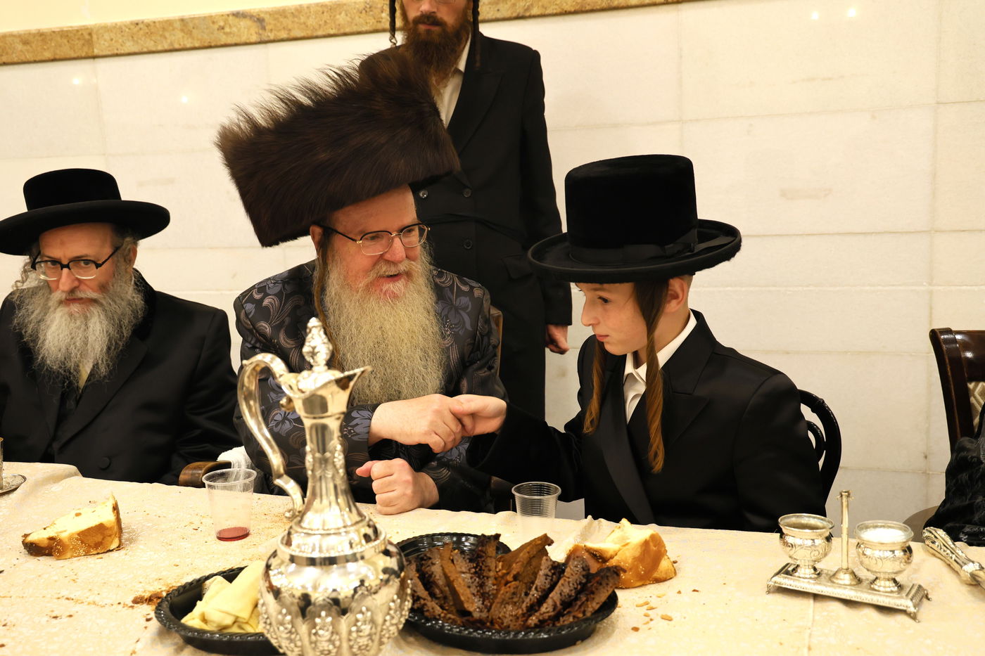 שמחת בר המצווה לנכד האדמו"רים מבערגסאז - דעעש ירושלים