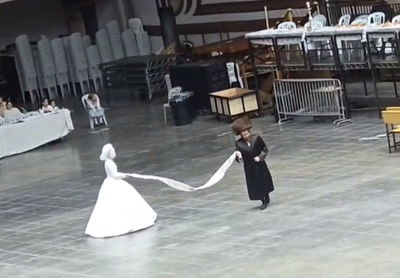 האדמו"ר מרחמסטריווקא אוק ענד ויין בריקוד מצווה טאנץ הלילה