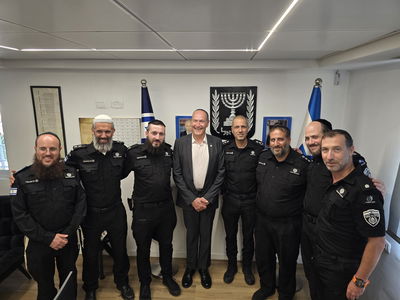 שגריר פנמה בישראל בביקור במטה רבנות שב״ס