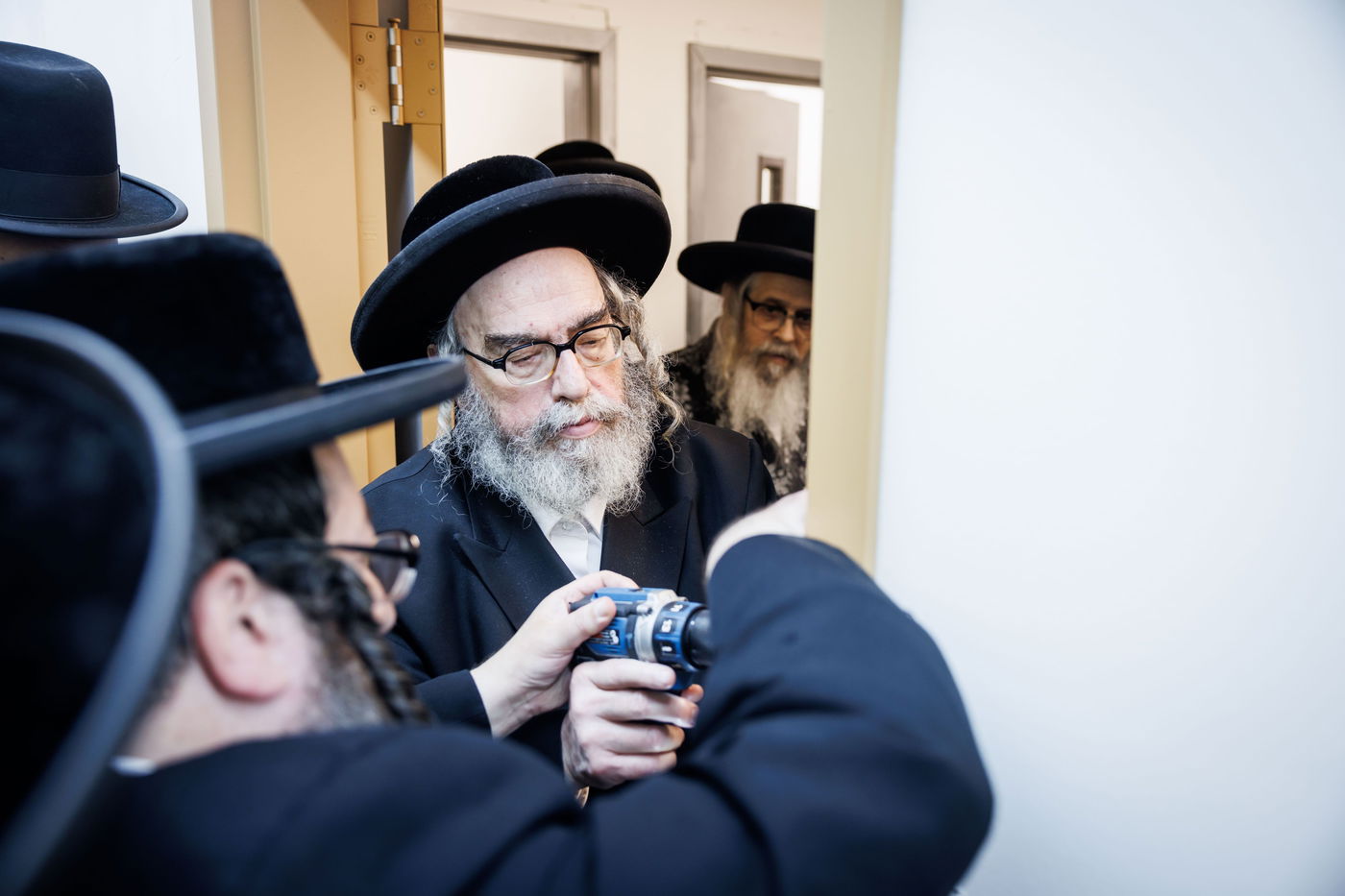 האדמו"ר מסאטמר בביקור במחנה 'רב טוב' בהרי הקאנטרי