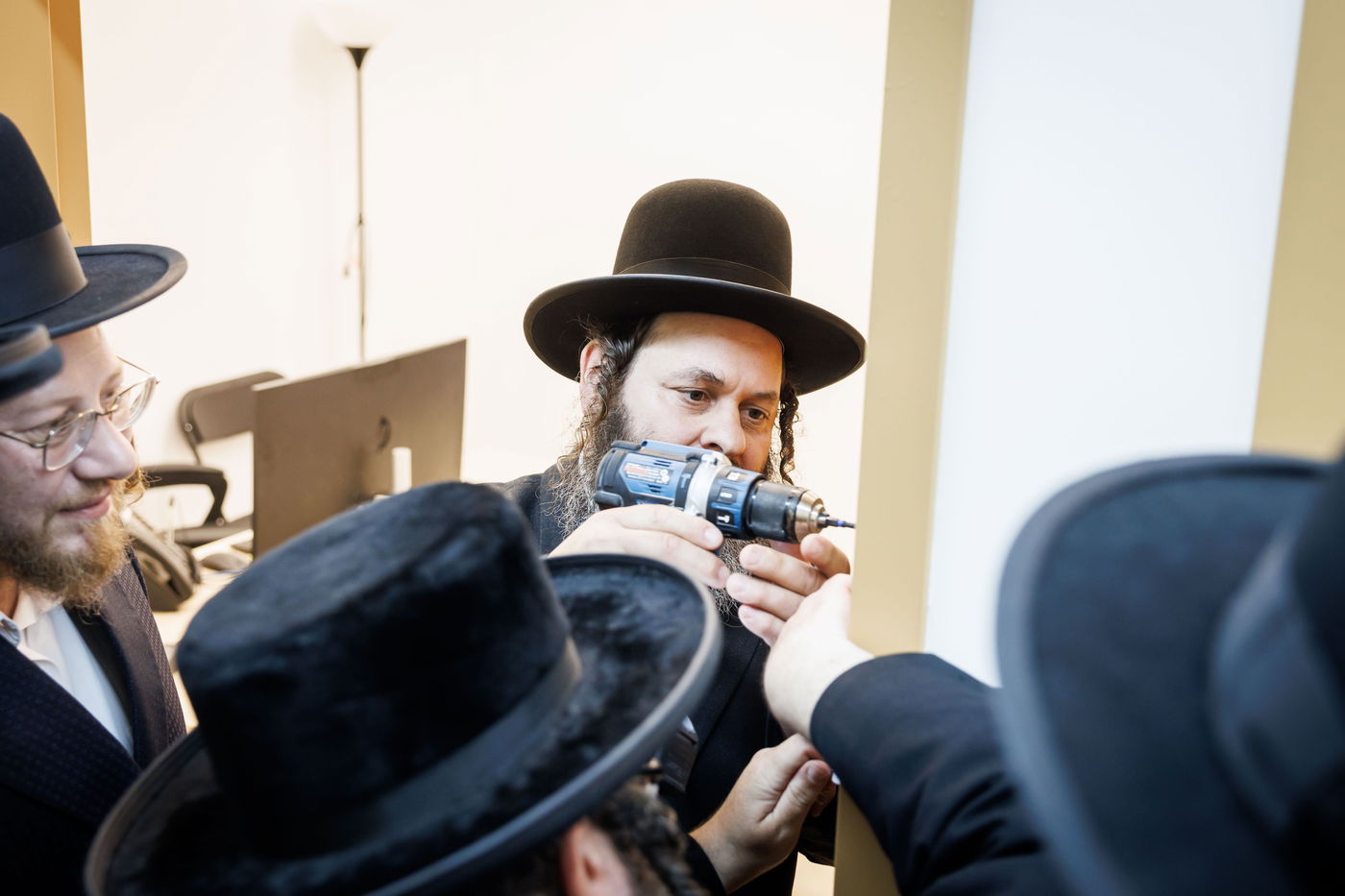 האדמו"ר מסאטמר בביקור במחנה 'רב טוב' בהרי הקאנטרי