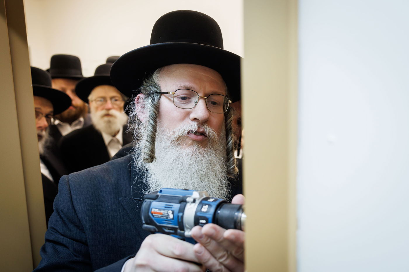 האדמו"ר מסאטמר בביקור במחנה 'רב טוב' בהרי הקאנטרי