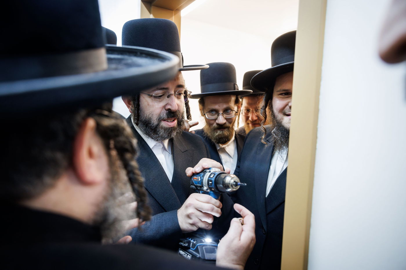 האדמו"ר מסאטמר בביקור במחנה 'רב טוב' בהרי הקאנטרי