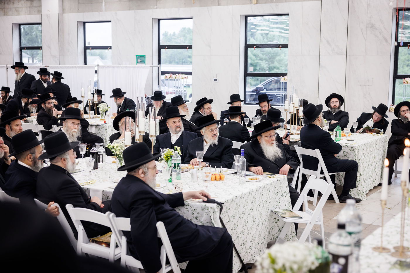 האדמו"ר מסאטמר בביקור במחנה 'רב טוב' בהרי הקאנטרי