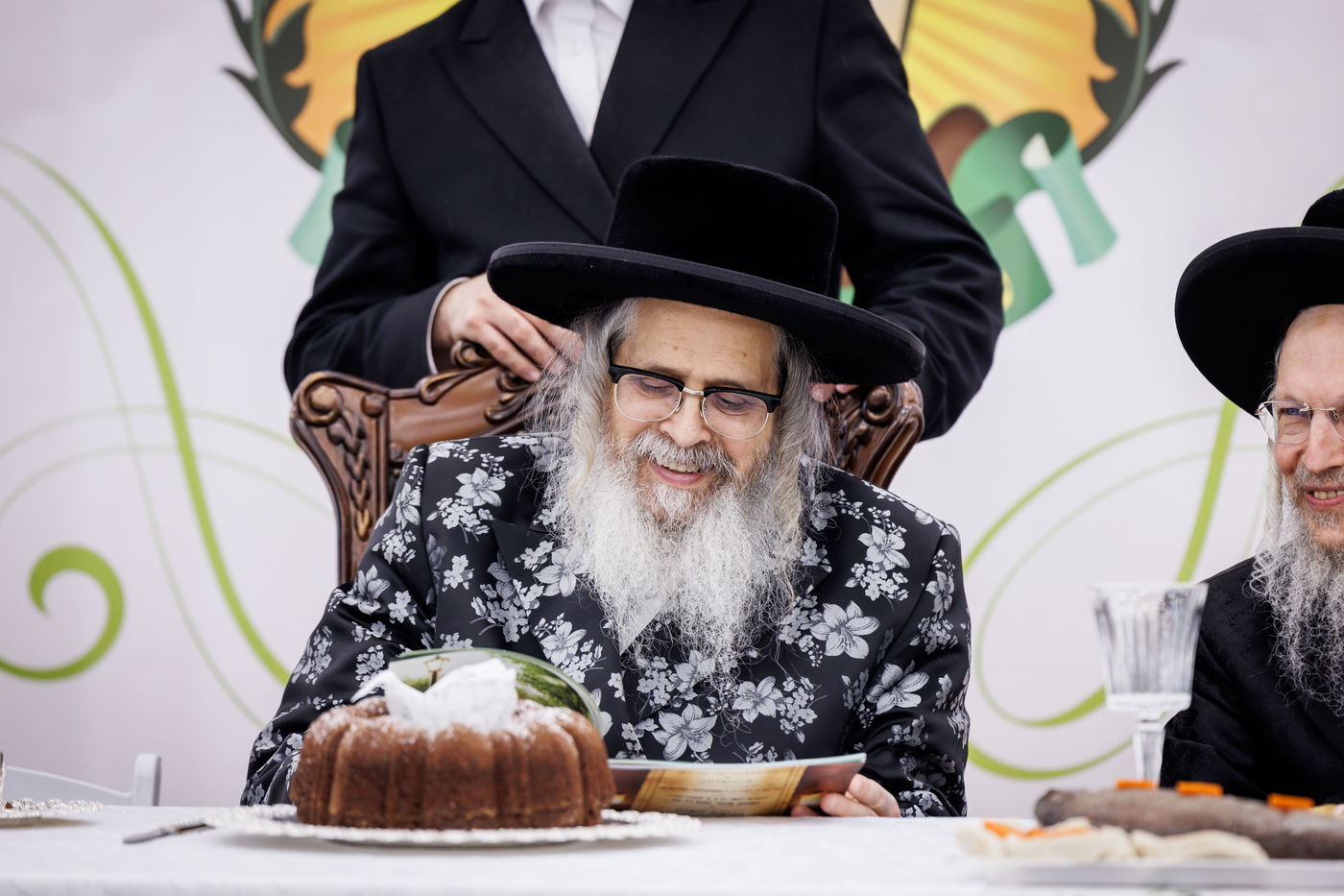 האדמו"ר מסאטמר בביקור במחנה 'רב טוב' בהרי הקאנטרי