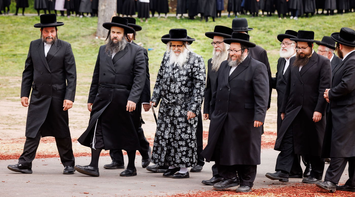 האדמו"ר מסאטמר בביקור במחנה 'רב טוב' בהרי הקאנטרי