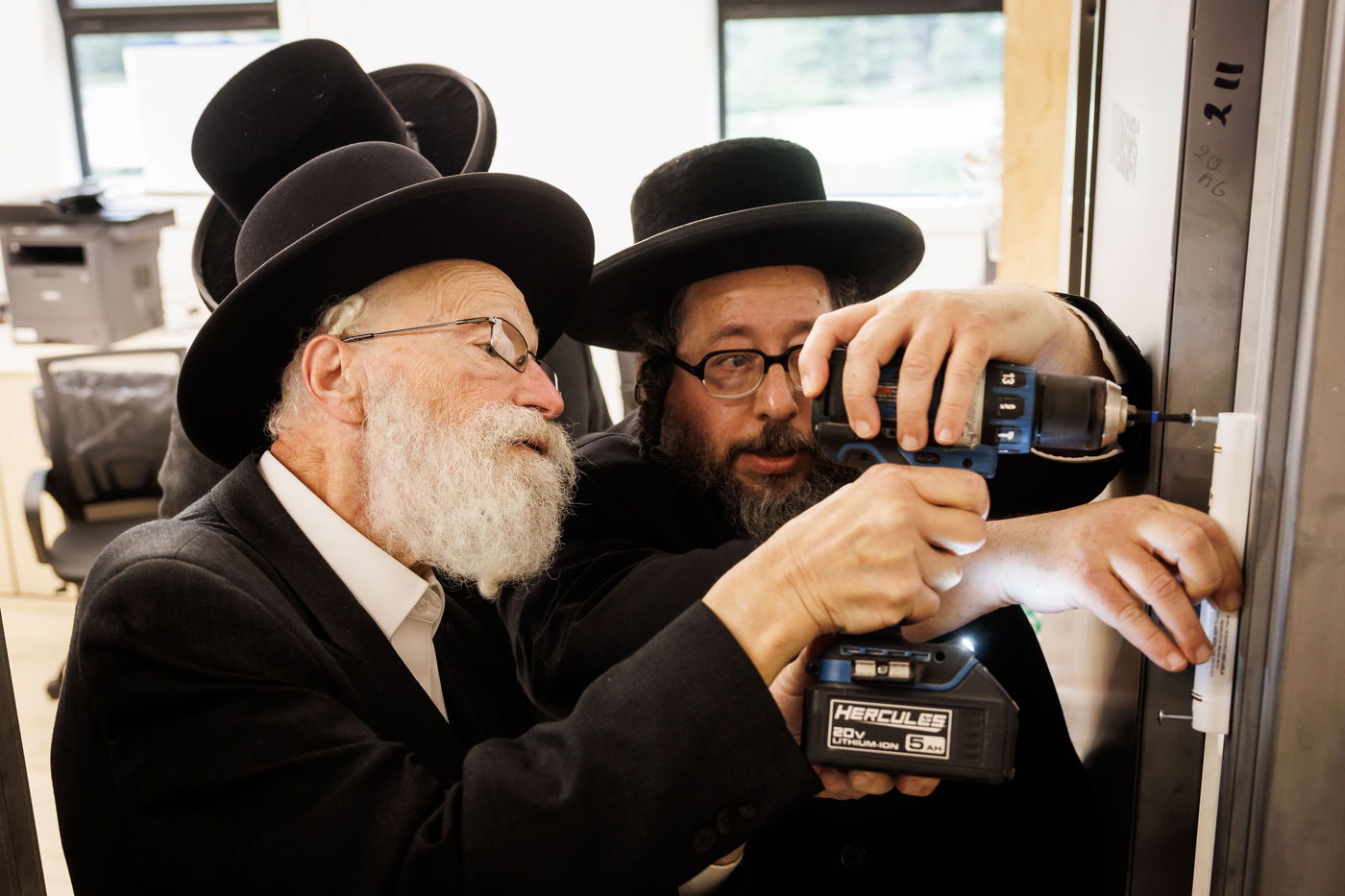 האדמו"ר מסאטמר בביקור במחנה 'רב טוב' בהרי הקאנטרי