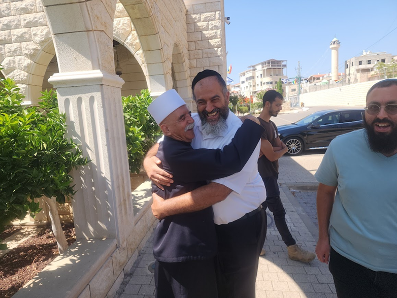 כמו החרדים: למה הדרוזים לובשים לבן-שחור, ואיך השפם הפך לסמל הדרוזים?!