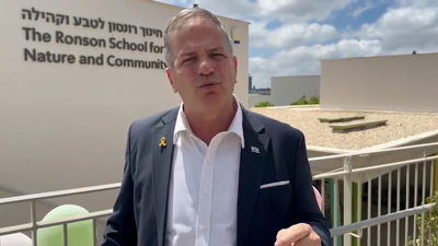 המאבק עולה שלב | שר החינוך קיש מאיים על הסמינרים: "נשלול תקציבים"