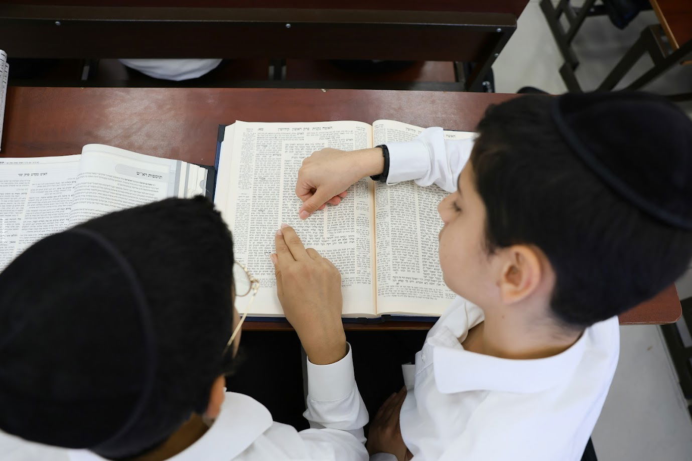 ראש העיר ליאון פתח את שנת הלימודים בת"ת 'לחם ביכורים' | תיעוד