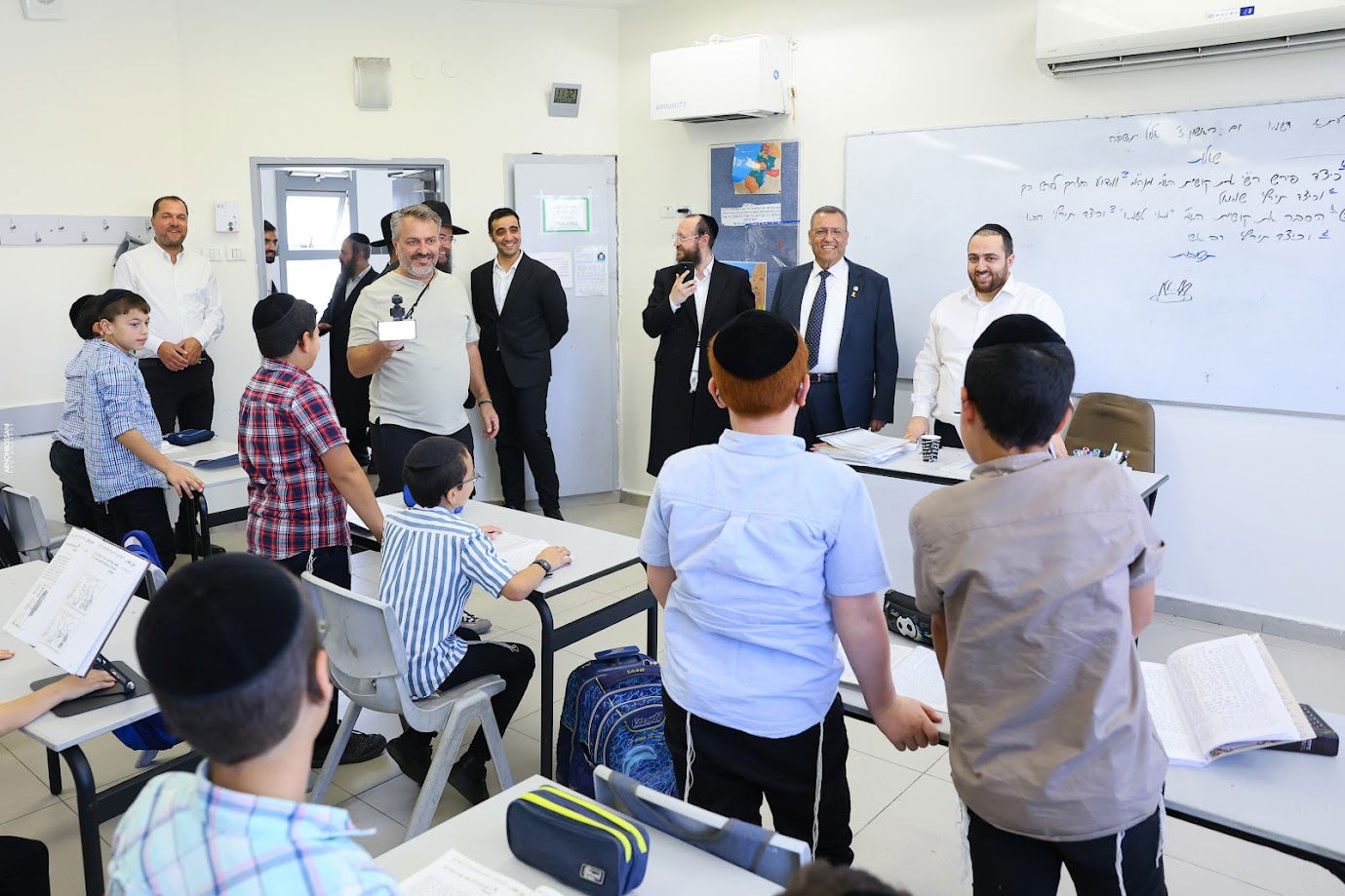 ראש העיר ליאון פתח את שנת הלימודים בת"ת 'לחם ביכורים' | תיעוד