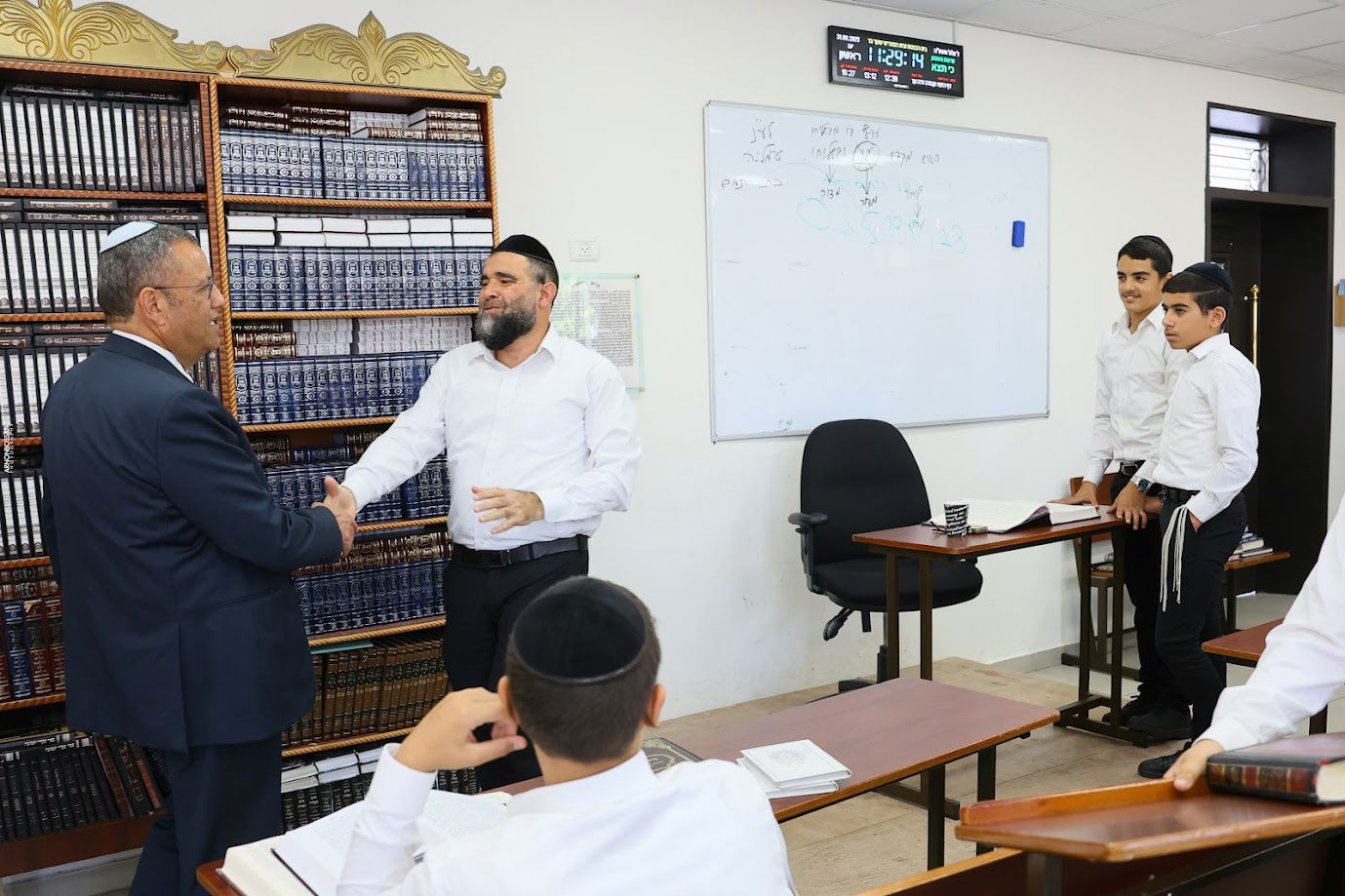 ראש העיר ליאון פתח את שנת הלימודים בת"ת 'לחם ביכורים' | תיעוד