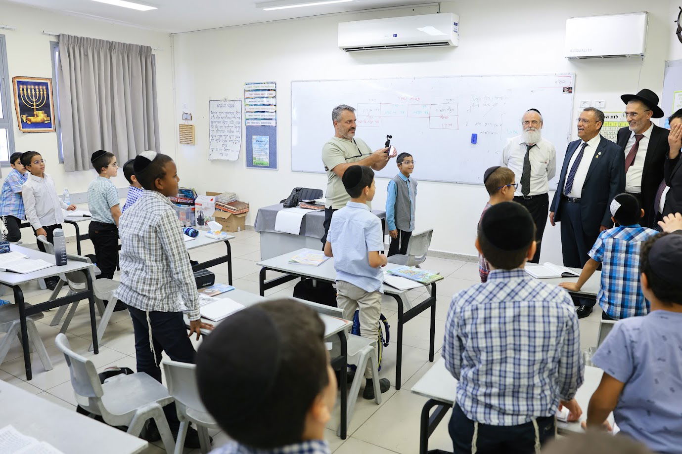 ראש העיר ליאון פתח את שנת הלימודים בת"ת 'לחם ביכורים' | תיעוד