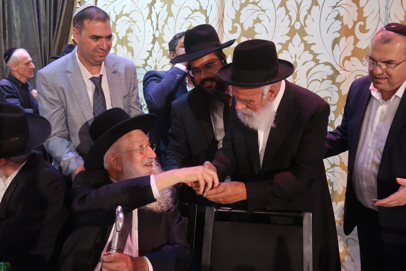 שמחת נישואי נכדתם של האדמו"ר רבי יקותיאל אבוחצירא והגה"צ יוסף טולידנו