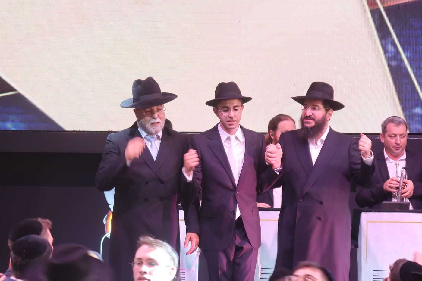 שמחת נישואי נכדתם של האדמו"ר רבי יקותיאל אבוחצירא והגה"צ יוסף טולידנו