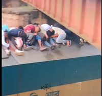 שוכבים על הגגות