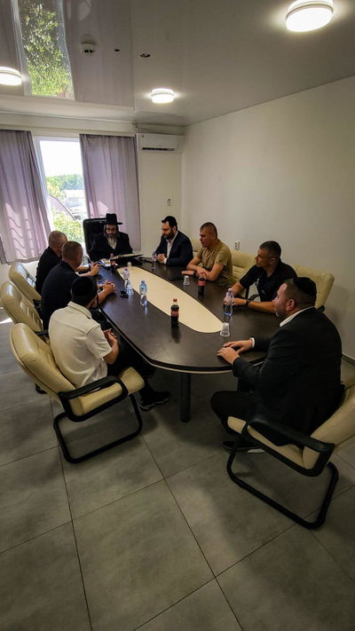 ביקור שגריר ישראל באוקראיינה מיכאל ברודצקי אצל רבה של העיר אומן 